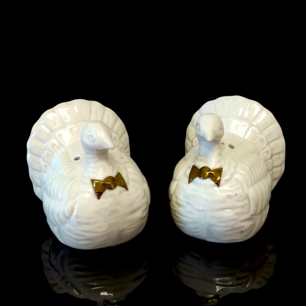 White Ceramic Turkey Salt and Pepper Shakers - Picture 2 of 7